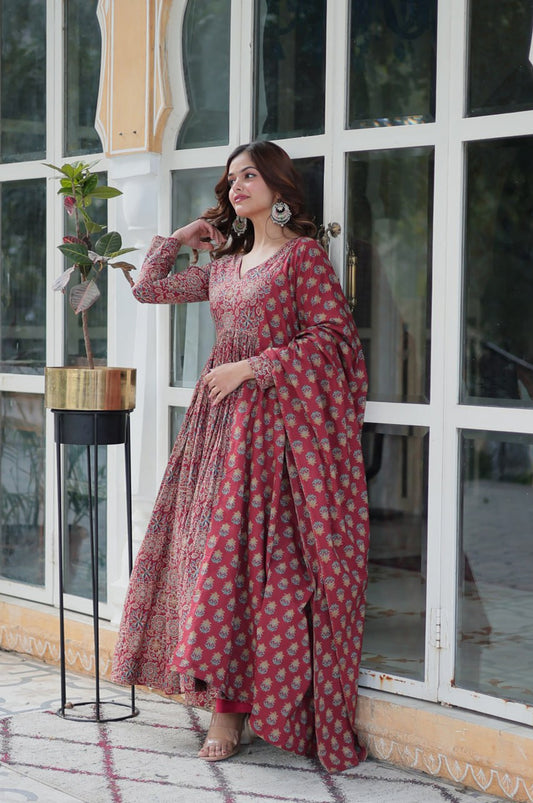 Elegant Red Pure Cotton Kurti Pant Dupatta Set 👜