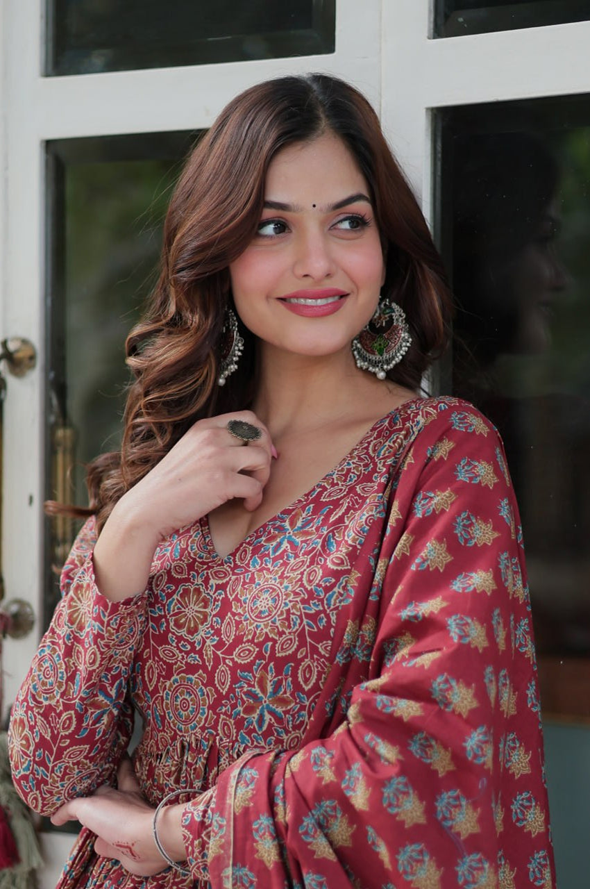 Elegant Red Pure Cotton Kurti Pant Dupatta Set 👜