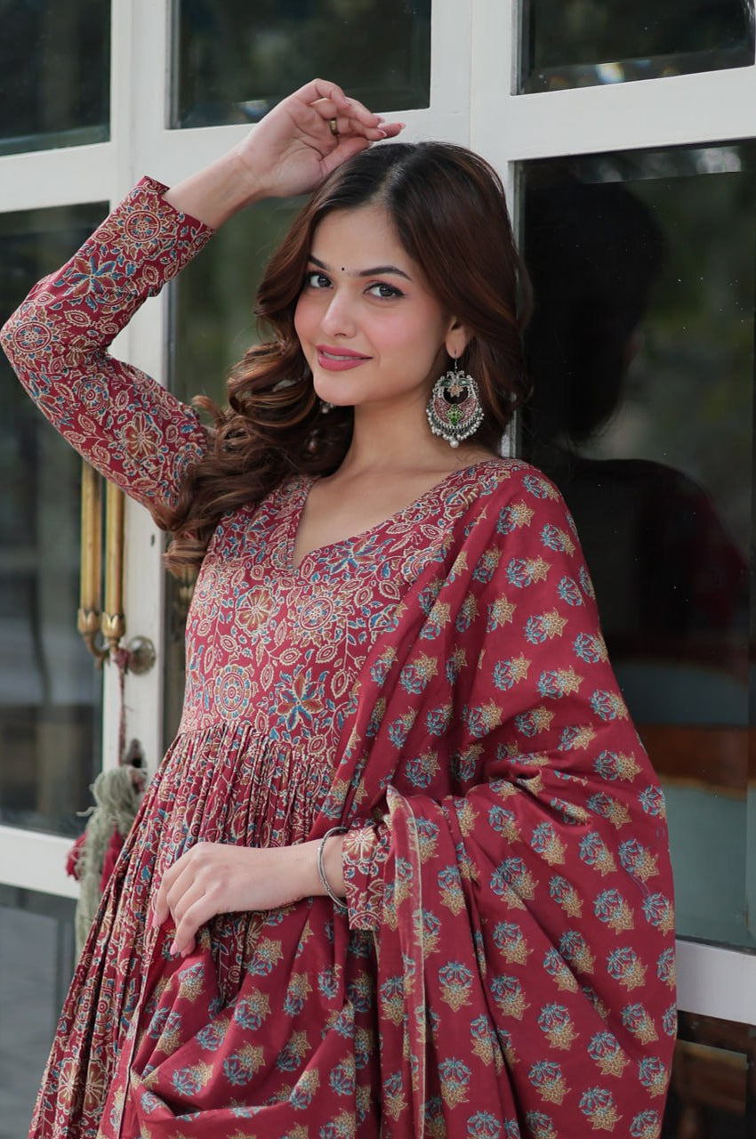 Elegant Red Pure Cotton Kurti Pant Dupatta Set 👜