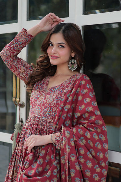 Elegant Red Pure Cotton Kurti Pant Dupatta Set 👜