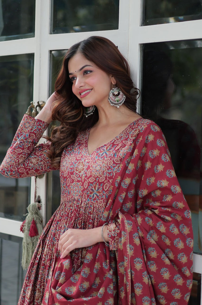 Elegant Red Pure Cotton Kurti Pant Dupatta Set 👜