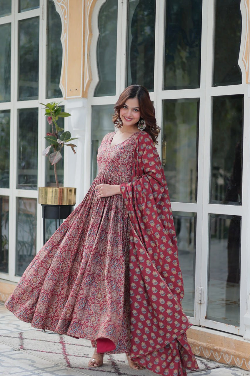 Elegant Red Pure Cotton Kurti Pant Dupatta Set 👜